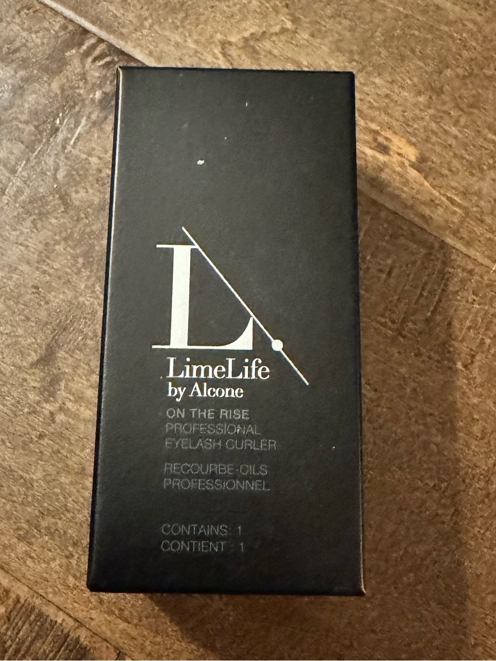 Limelife On The Rise Professional Eyelash Curler - Black - Picture 2 of 3